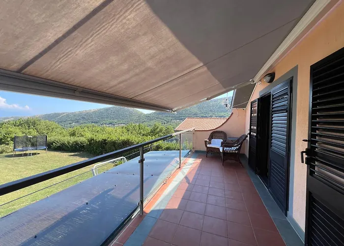 Desideria Villa *